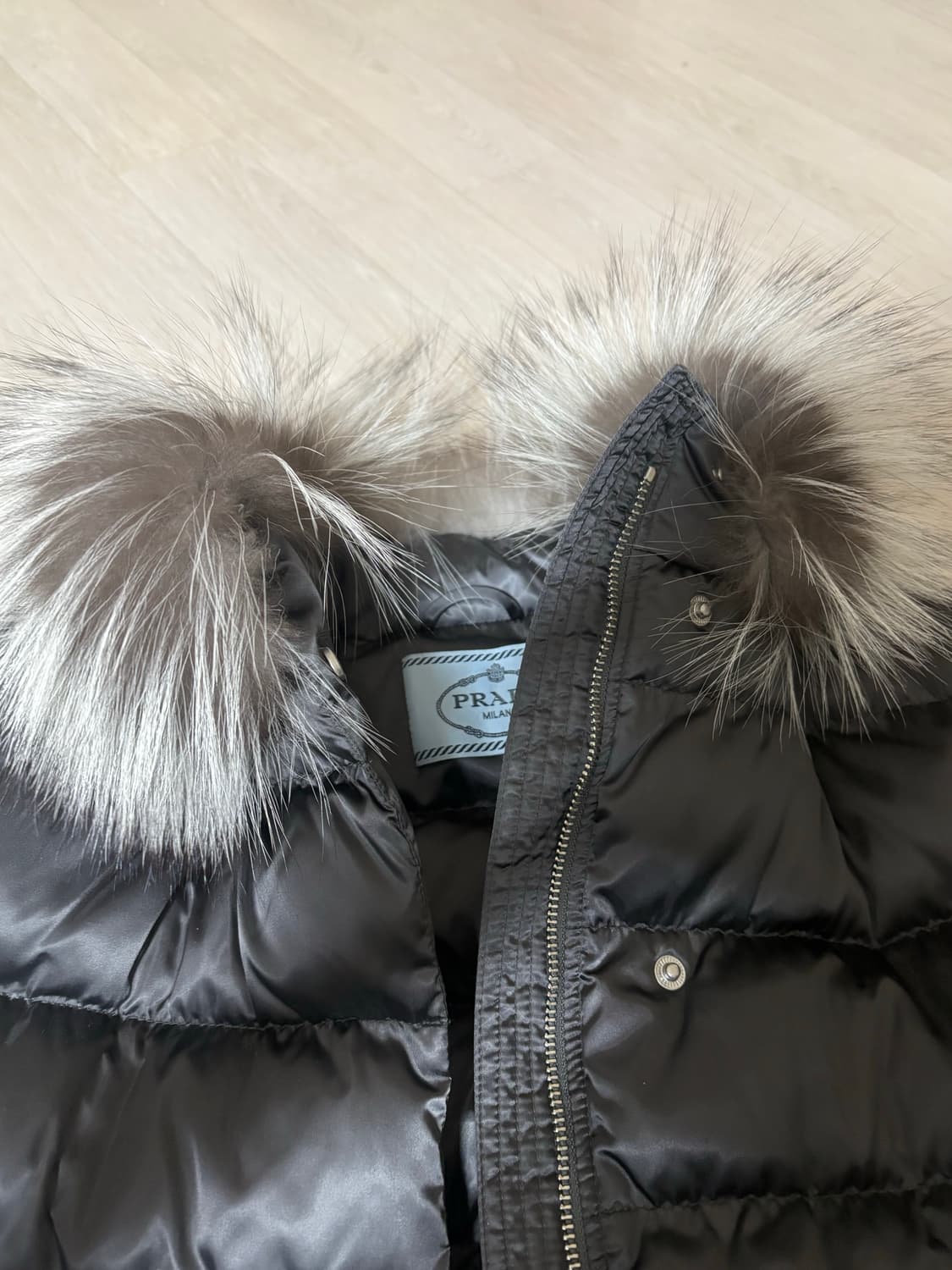 프라다 폭스퍼 구스다운 여자 패딩  상품이미지2