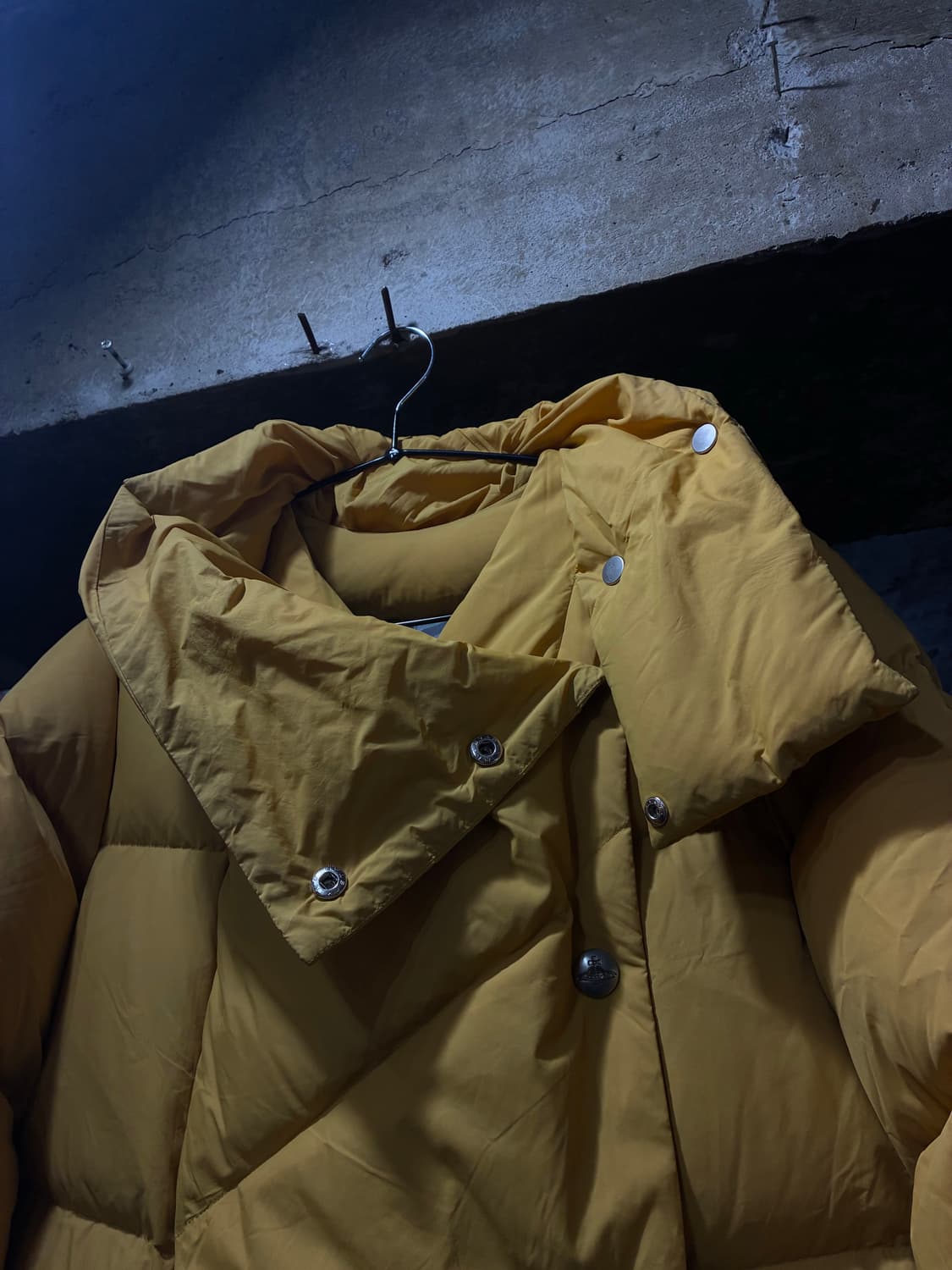 Vivienne Westwood 비비안 웨스트우드 사선 다운 패딩 상품이미지4