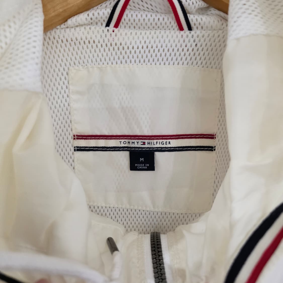 타미힐피거 화이트 바람막이 M(남녀공용) 상품이미지6