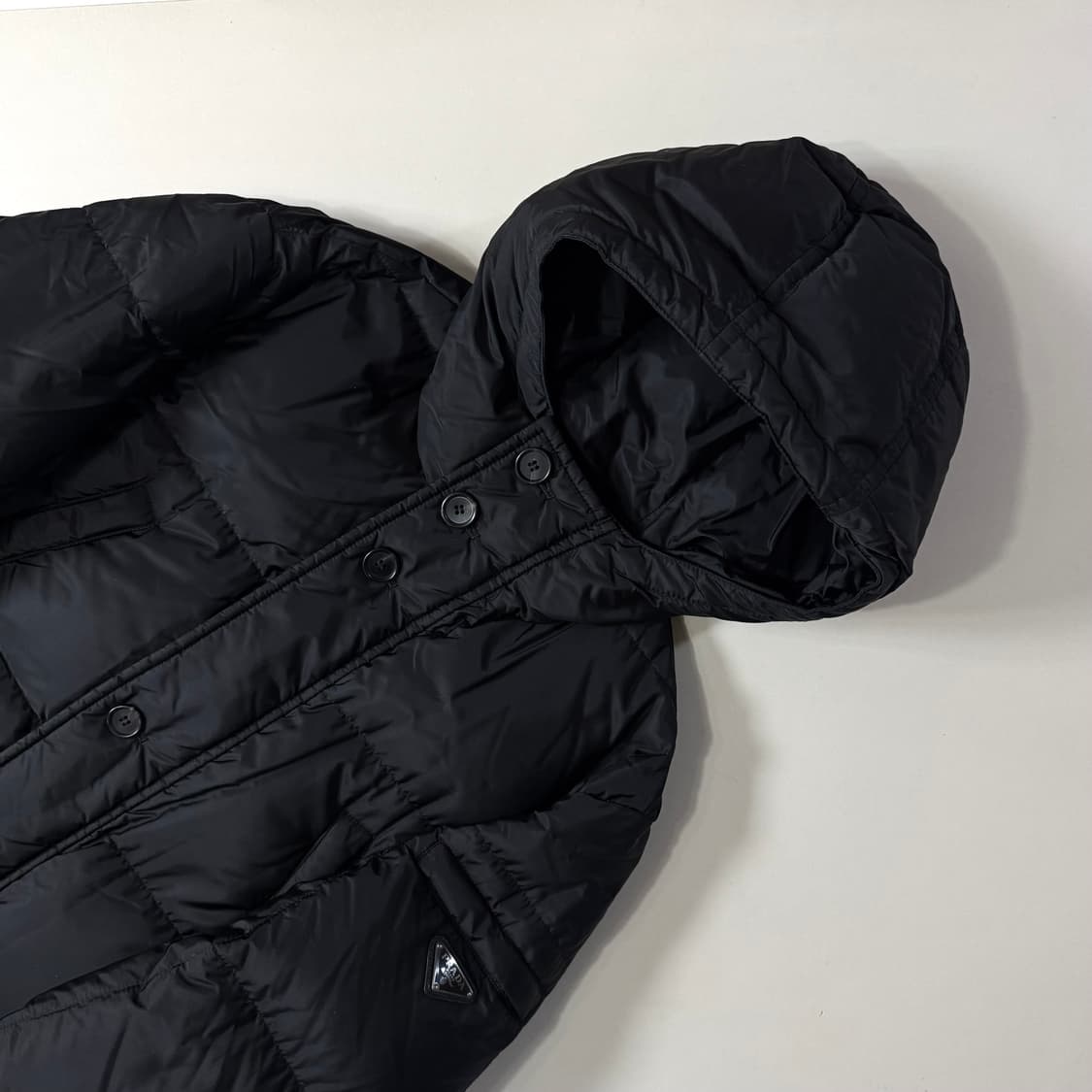 [정품/당일출고]프라다 삼각로고 롱패딩 상품이미지2