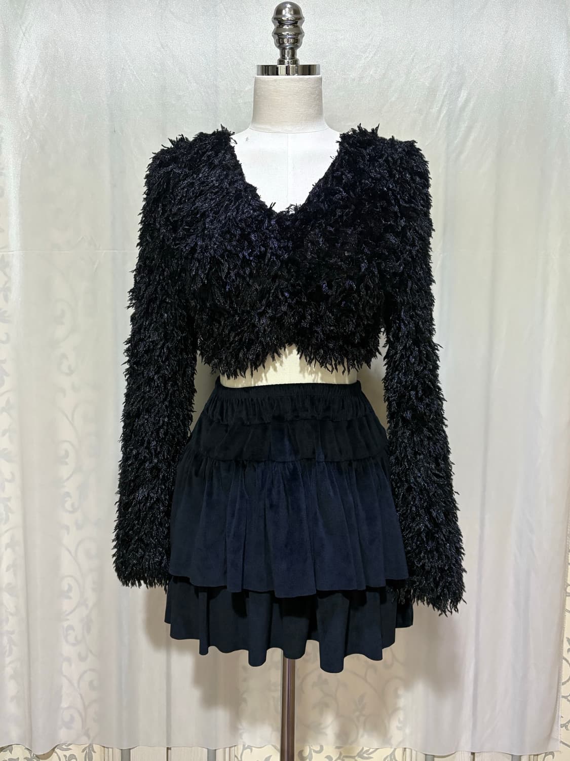 고딕 퍼 크롭티 상품이미지1