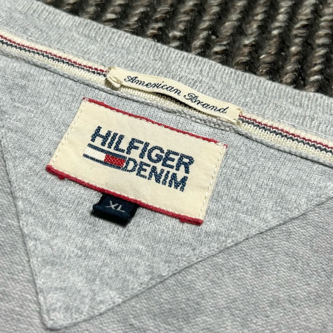 [L] Tommy 타미힐피거 그레이 코튼 브이넥 니트 상품이미지3