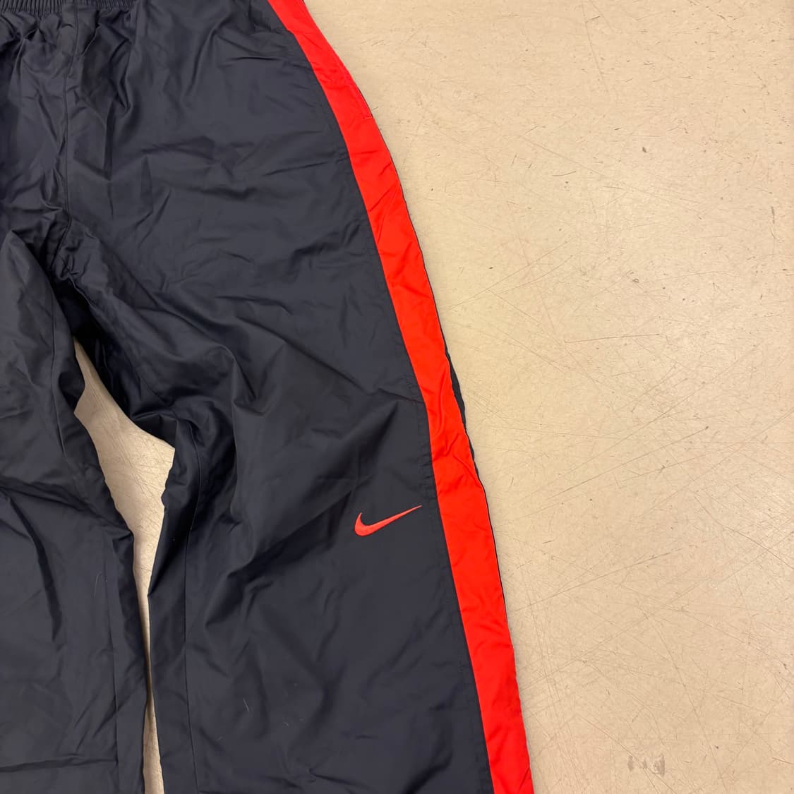 나이키 사이드라인 스우시 조거 팬츠 상품이미지2