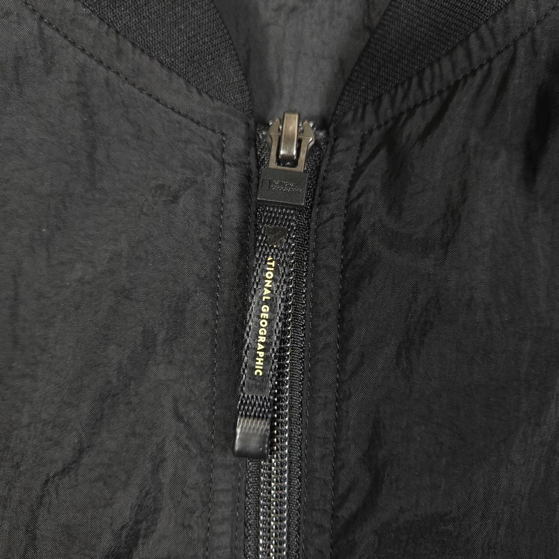 내셔널지오그래픽 와펜 바람막이 블랙 상품이미지4