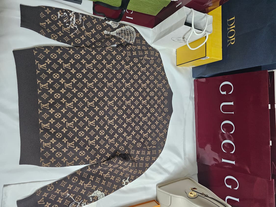 루이비통 엠브로이더 니트팝니다 상품이미지2