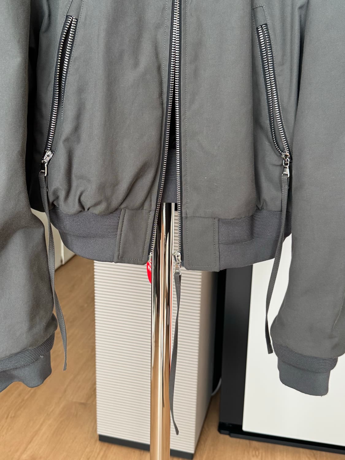 [L] 렉토(RECTO) 25SS 커브드 지퍼 블루종 점퍼 (그레이)  상품이미지10