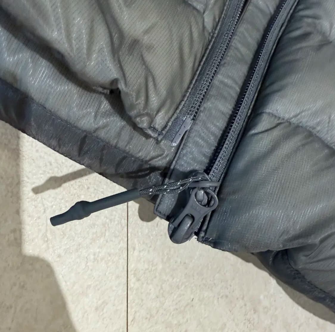 썬러브 경량패딩 후드 플라이 라이트 다운 자켓 그레이 상품이미지6