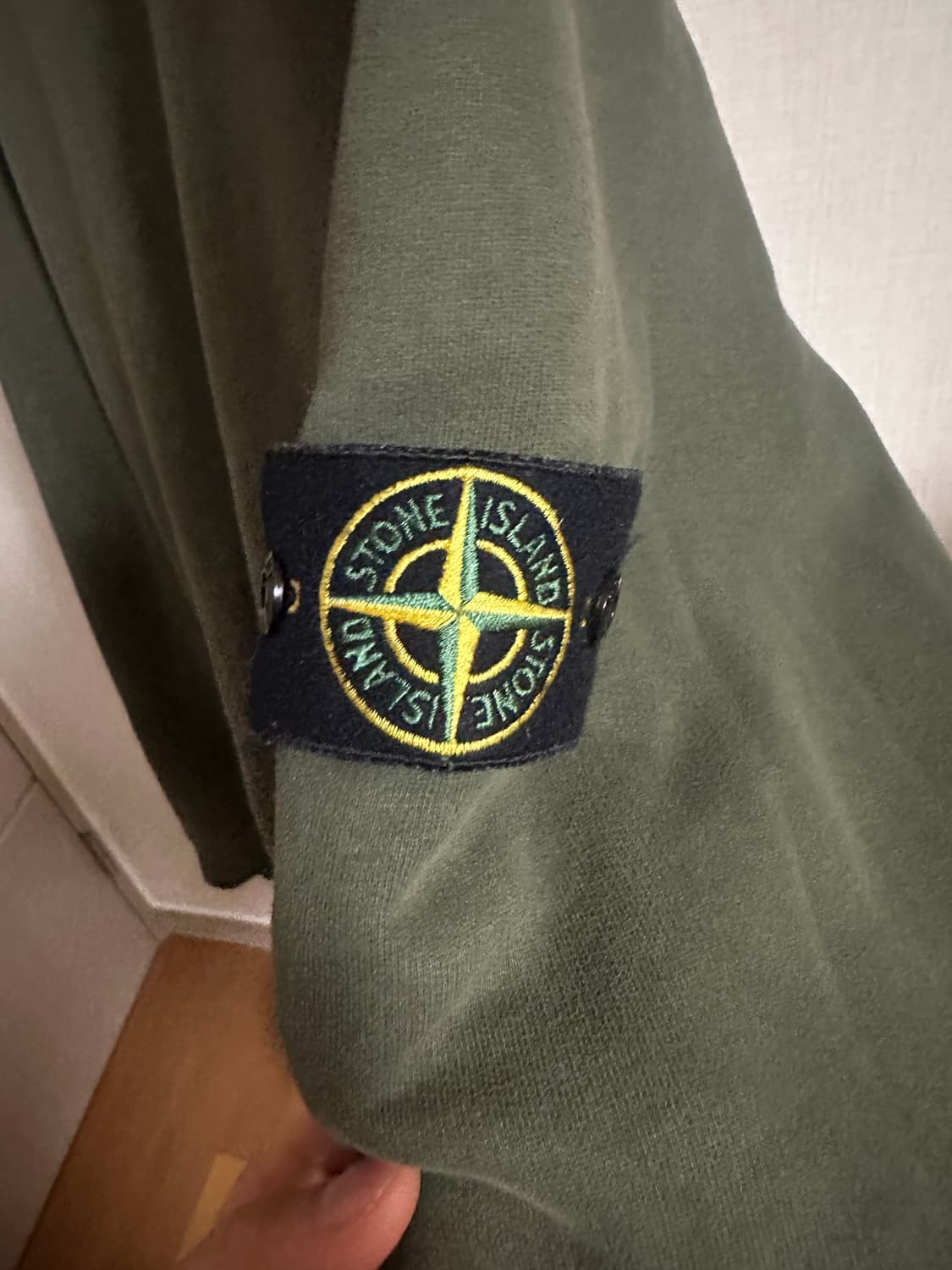 스톤 아일랜드 맨투맨 다크 그린  상품이미지2