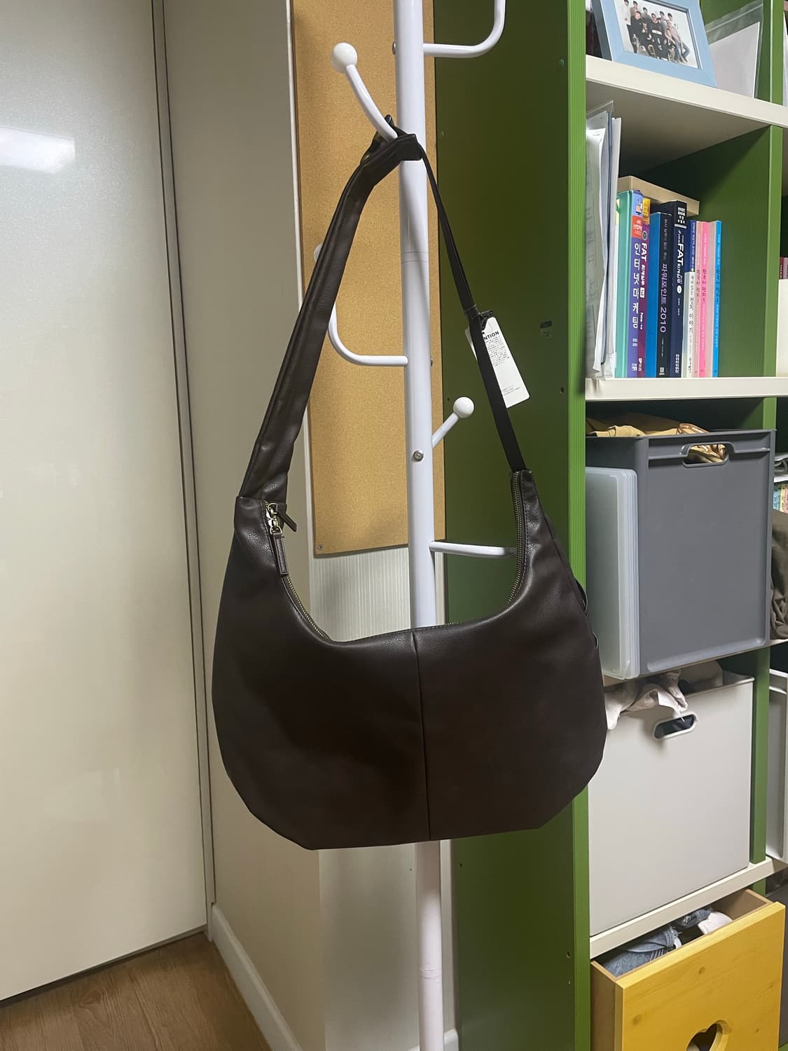 Gu 코쿤 가죽 크로스백(새상품) 상품이미지2