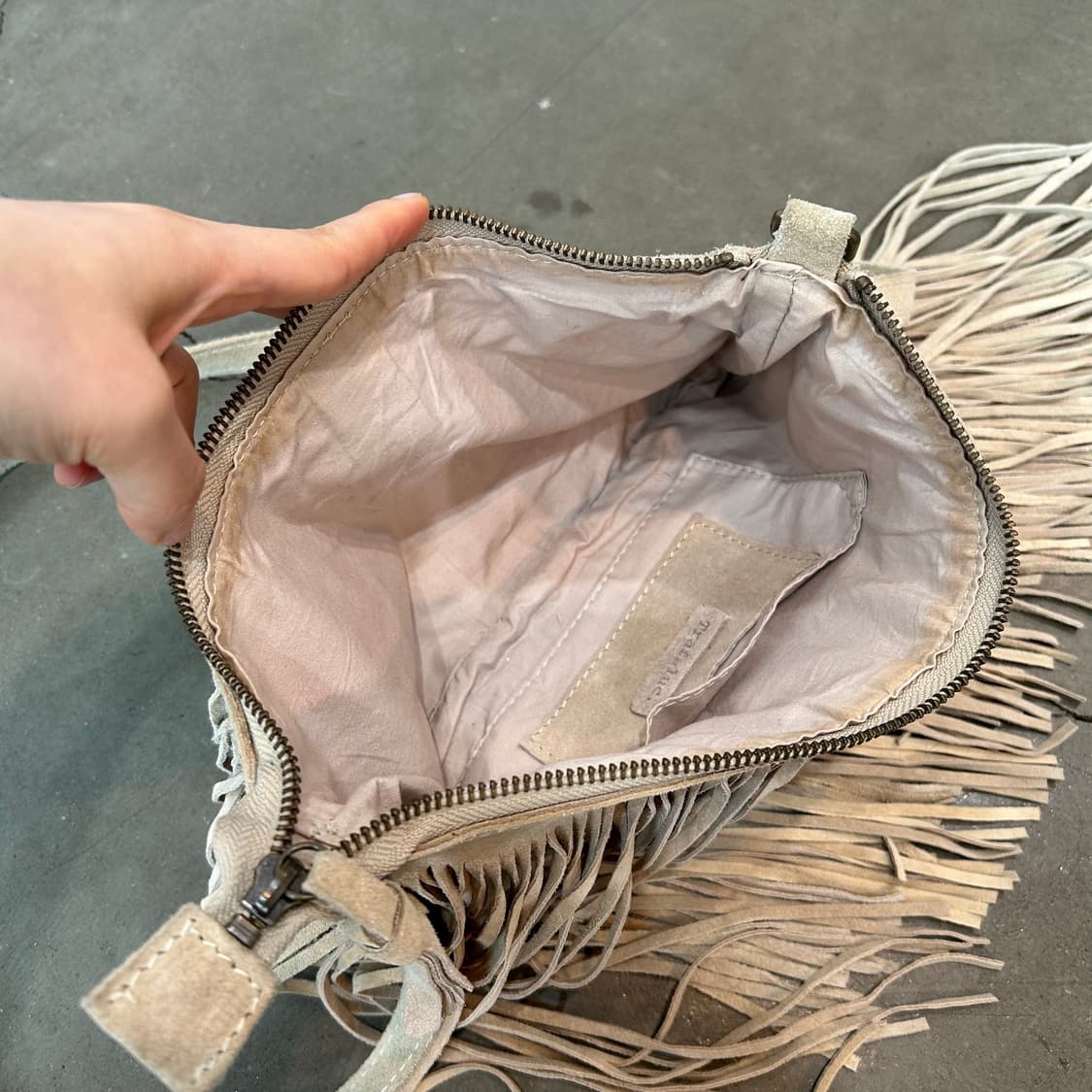 프린지 디테일 크로스백 상품이미지5