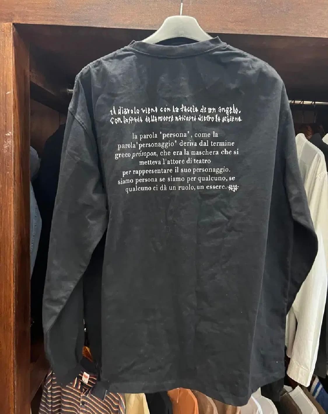 블랙아웃 긴팔티 xl 상품이미지2