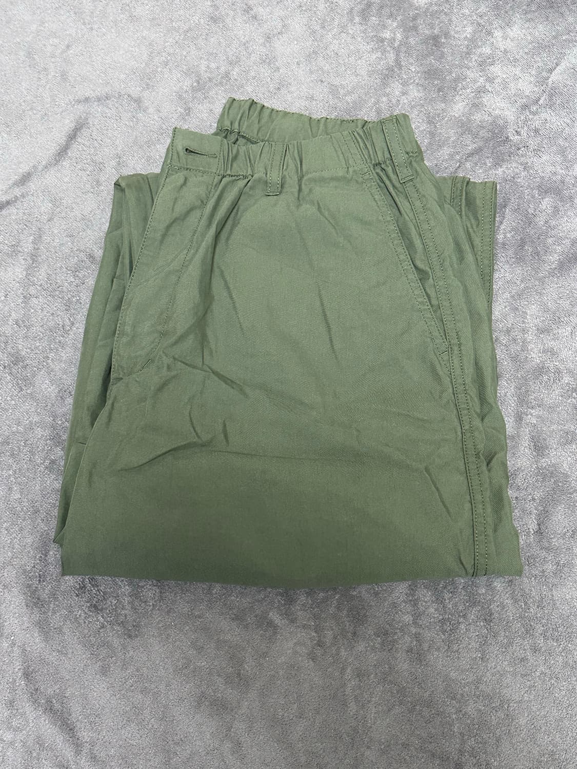 [M] 유니클로C 와이드파라슈트팬츠 올리브 카키 상품이미지1