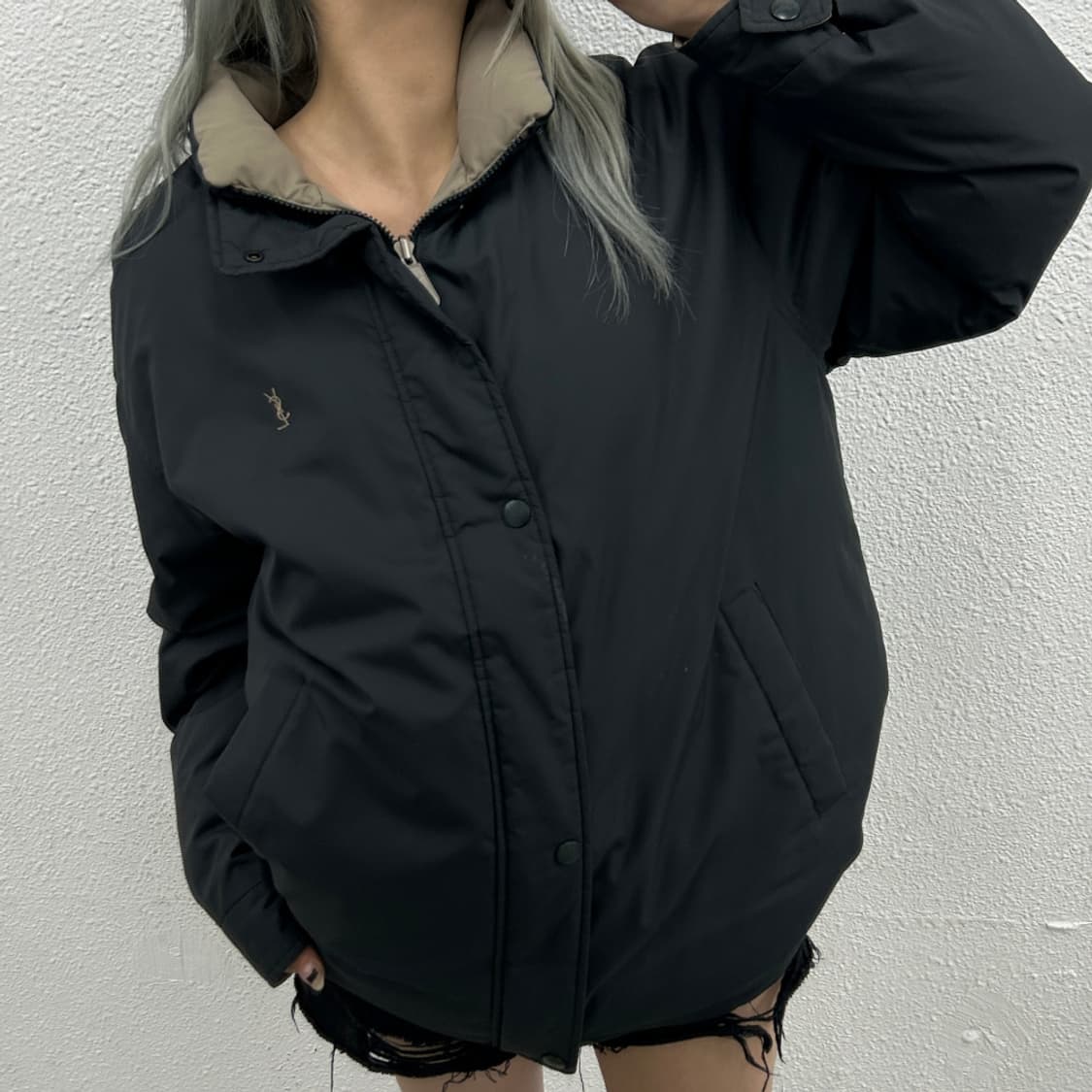 입생로랑 미니로고 차콜 리버시블 베이지 패딩 상품이미지3