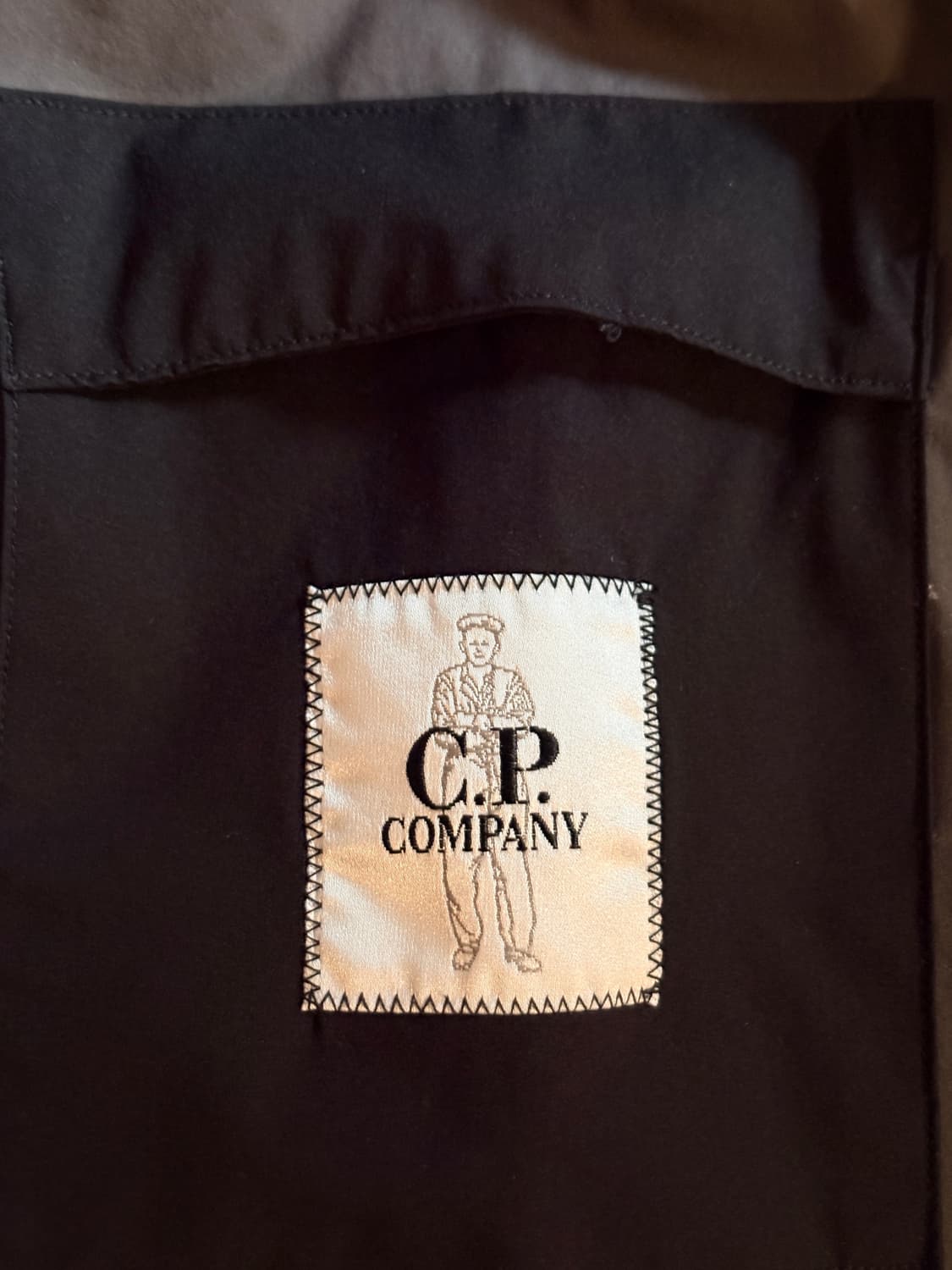 C.P. Company 블랙 경량 후드 바람막이 상품이미지7