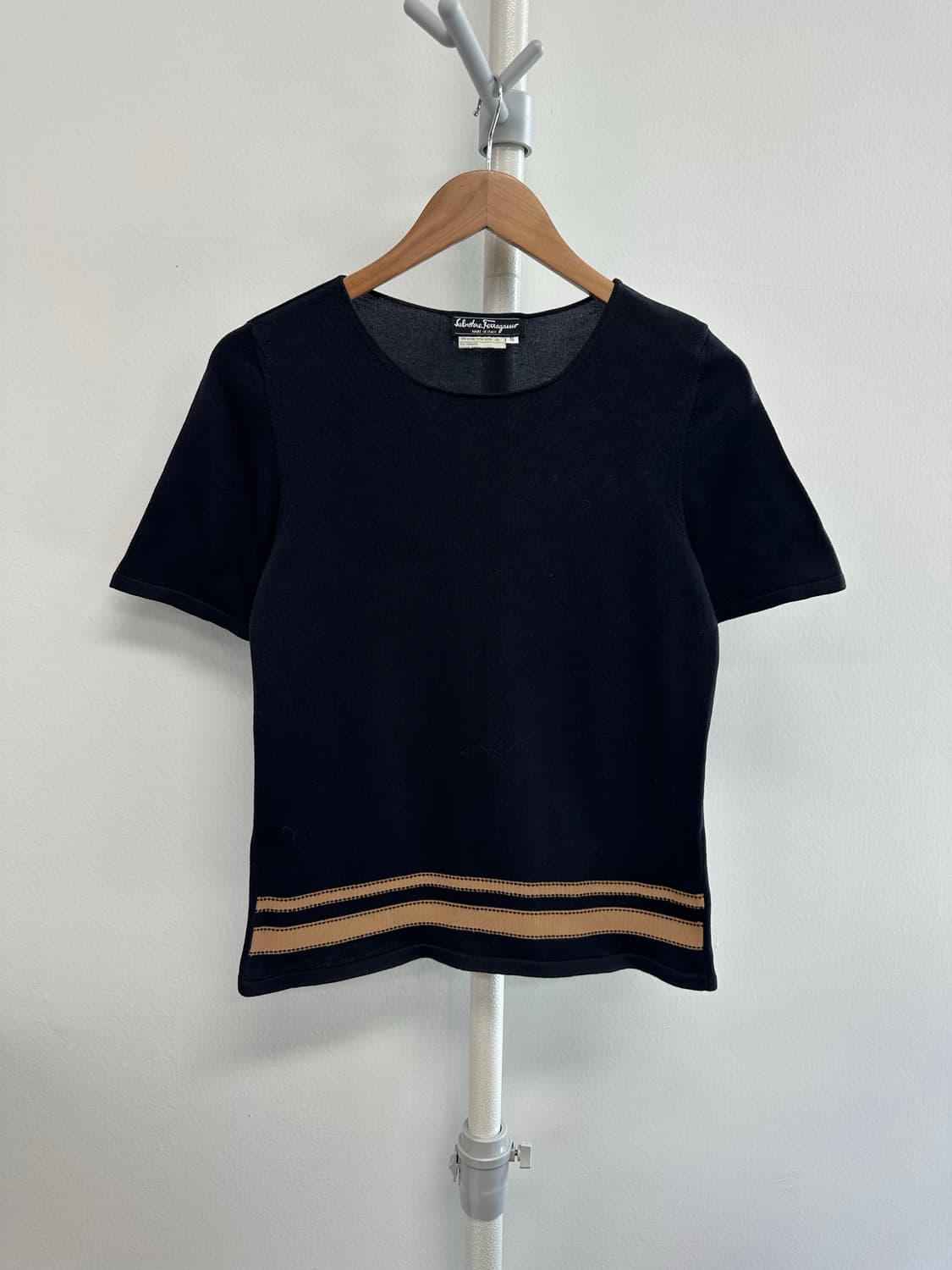 페라가모 디테일 반팔 니트 상품이미지1