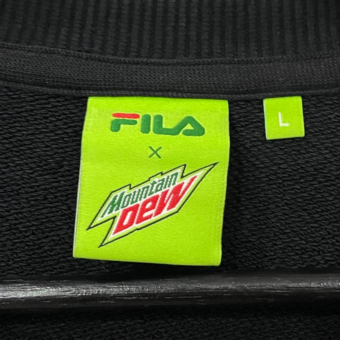 휠라 x 마운틴듀 자수 로고 맨투맨 상품이미지6
