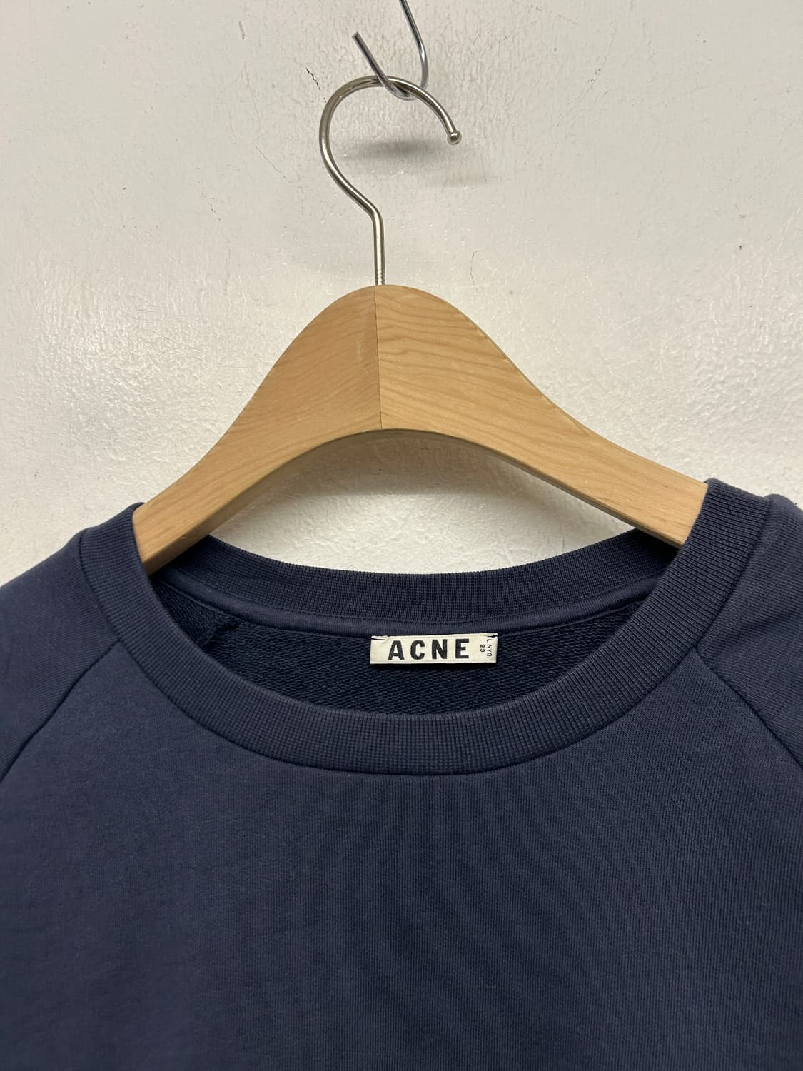 아크네 로맨틱 프린트 크롭 스웻셔츠 상품이미지3