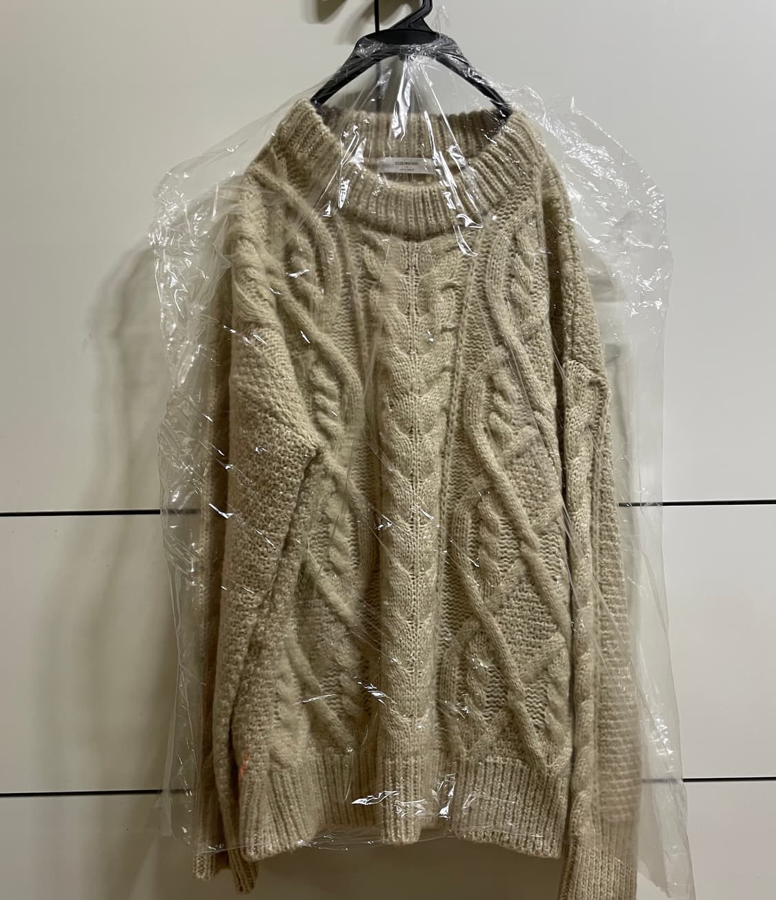 (미착용, 새상품) 슬로우앤드 페이지 케이블 니트 아이보리(연베이지) 상품이미지3