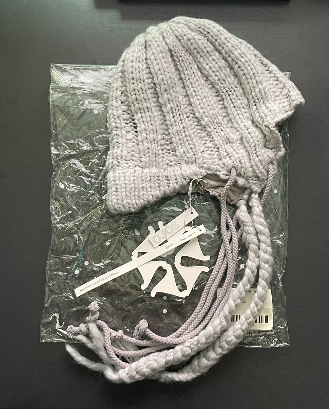 [새상품] 오호스 브레이디드 이어플랩 비니 그레이 상품이미지1