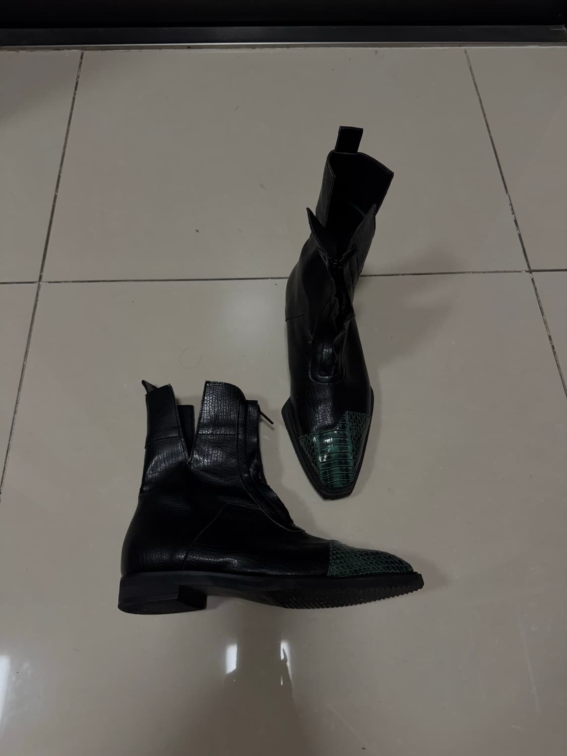 네거티브쓰리 Sharped Square Toe Zip-up Boots 상품이미지4