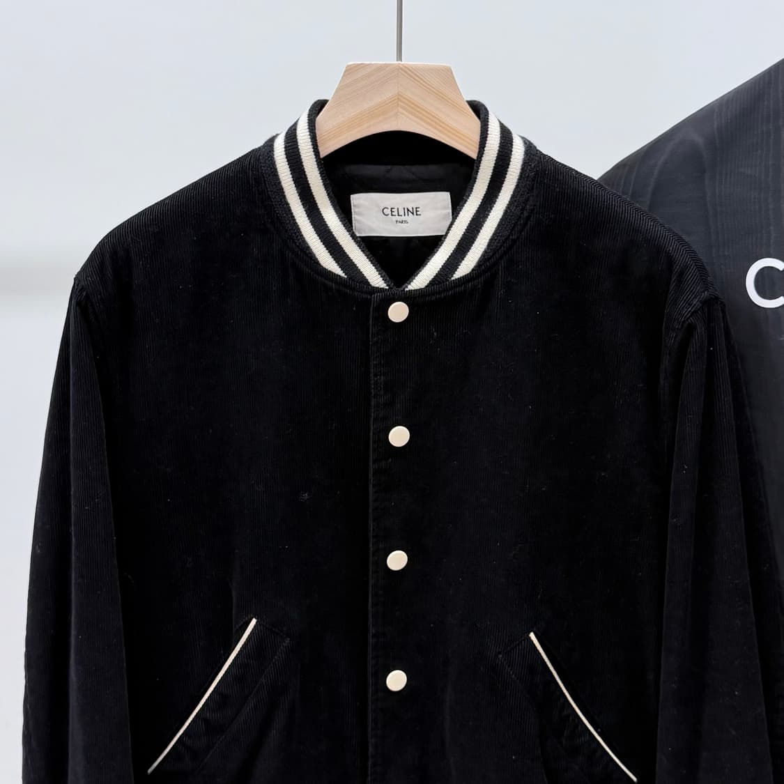 [50/새상품급] 셀린느 코듀로이 백로고 테디자켓 블랙 상품이미지4