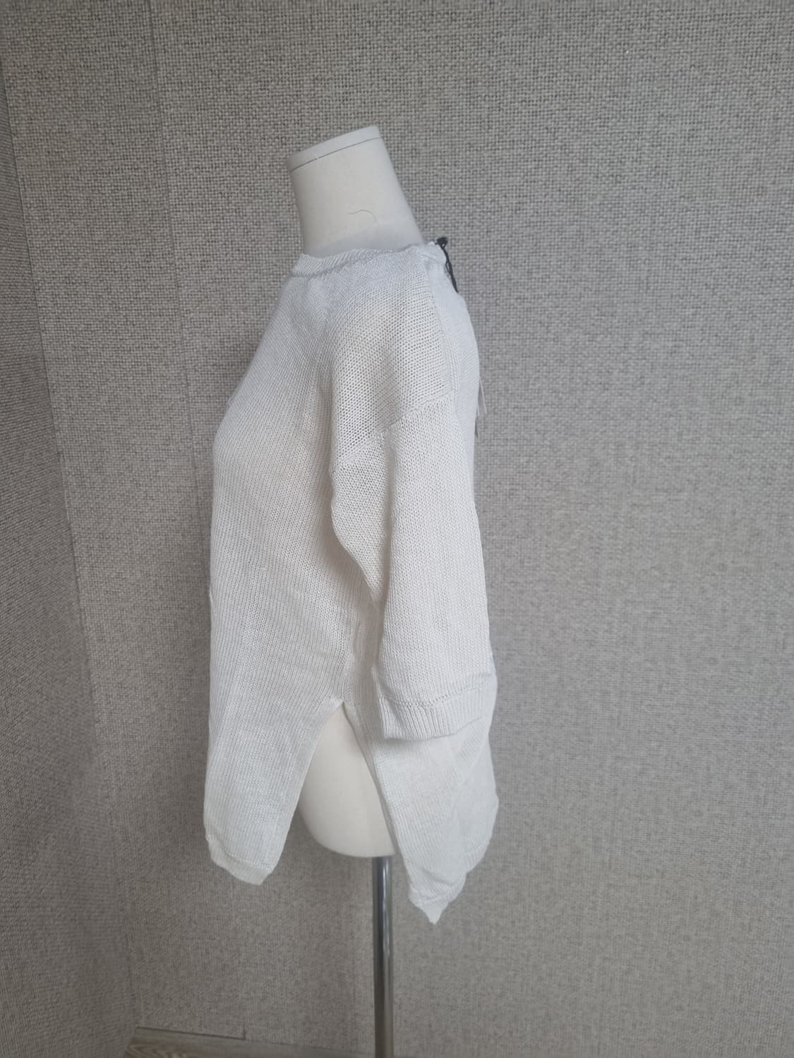 새제품  이태리 명품 브랜드 안드레모리스 화이트니트 상품이미지2