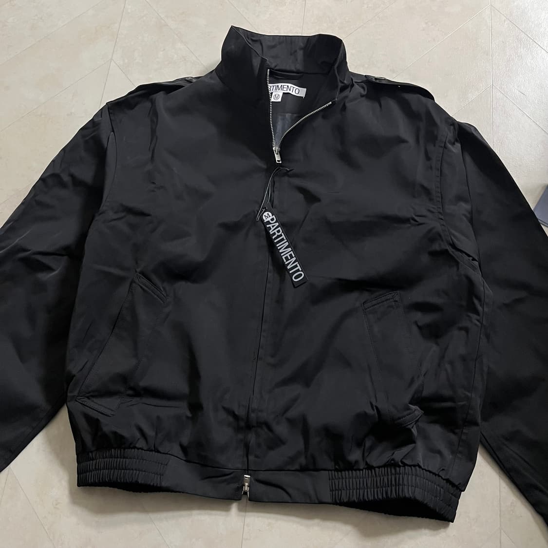 새상품(M)파르티멘토 스탠드 카라 블루종 블랙 상품이미지6