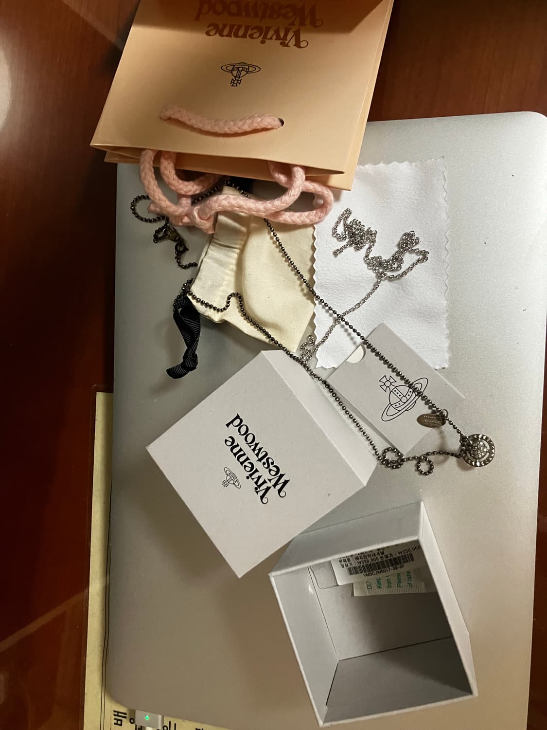 비비안웨스트우드 메이페어 스몰 오브 목걸이 (풀구성) 상품이미지4