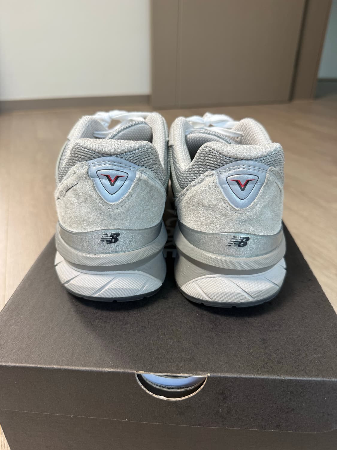 뉴발란스 990v5 275 그레이 상품이미지2