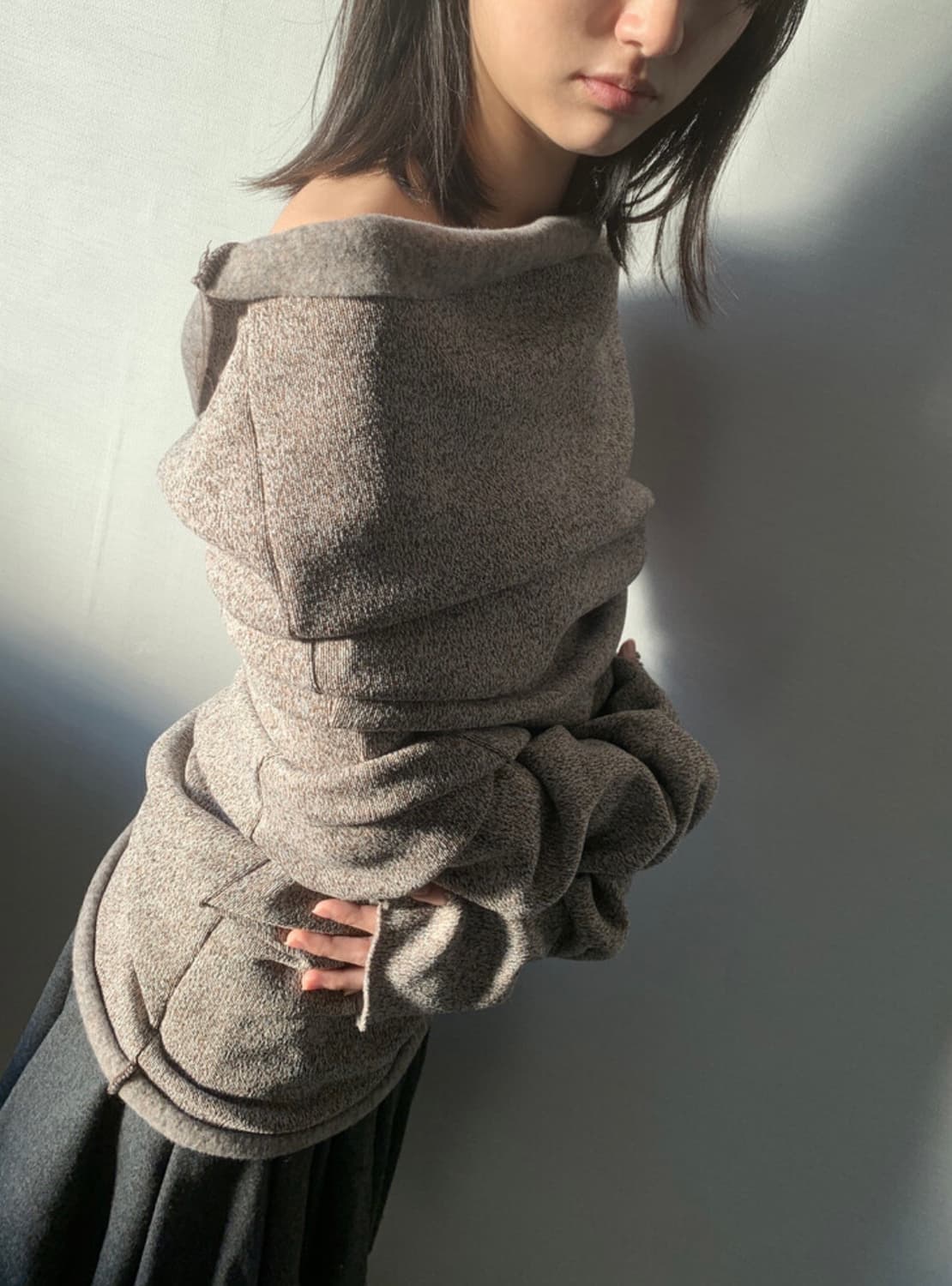 동은 looooing neck knit top2, brown 상품이미지2