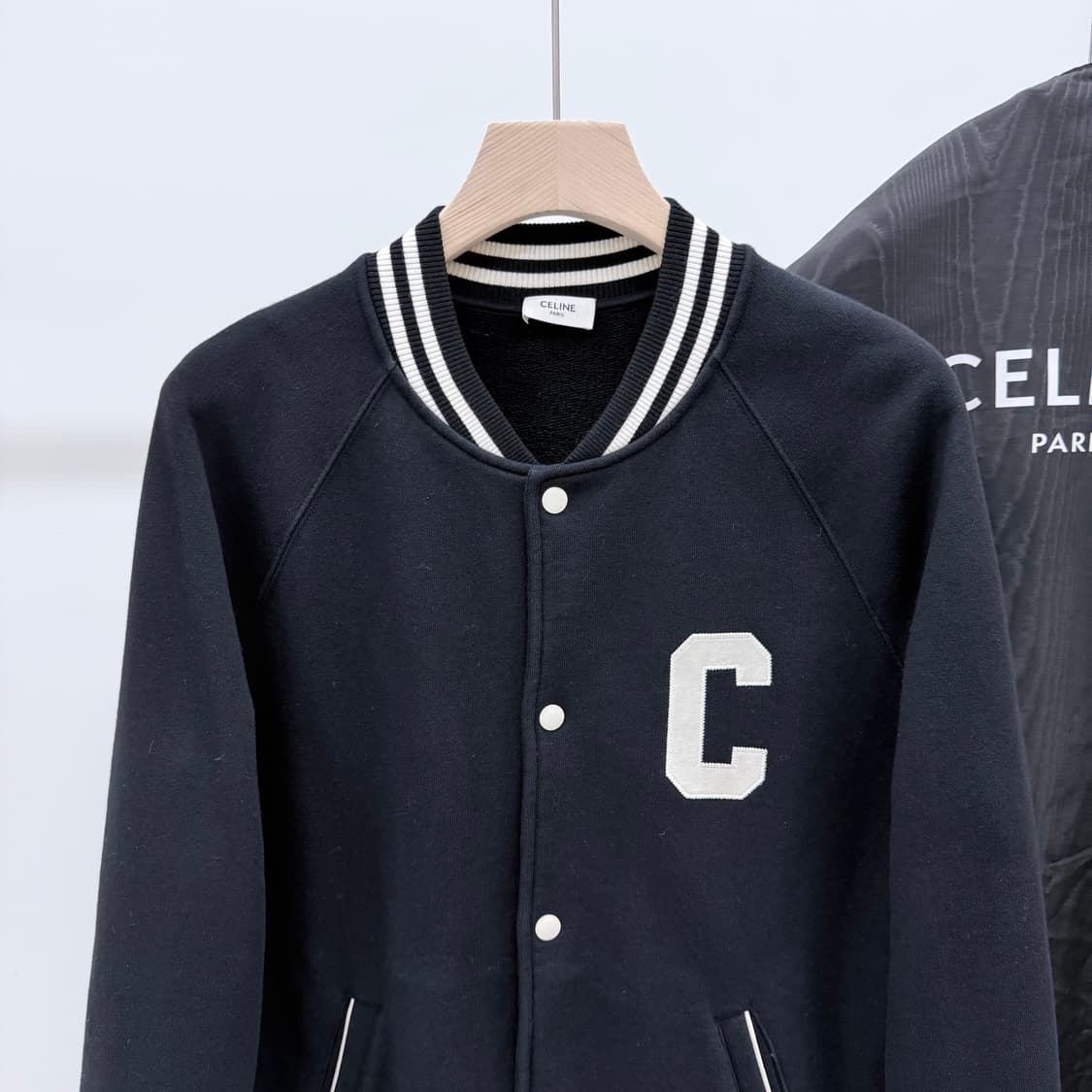 [S+급/S] 셀린느 테디 컬리지 바시티 봄버 자켓 블랙 상품이미지2