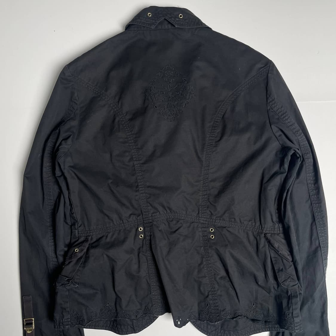 Les copains 멀티 포켓 지퍼 자수 자켓 상품이미지8