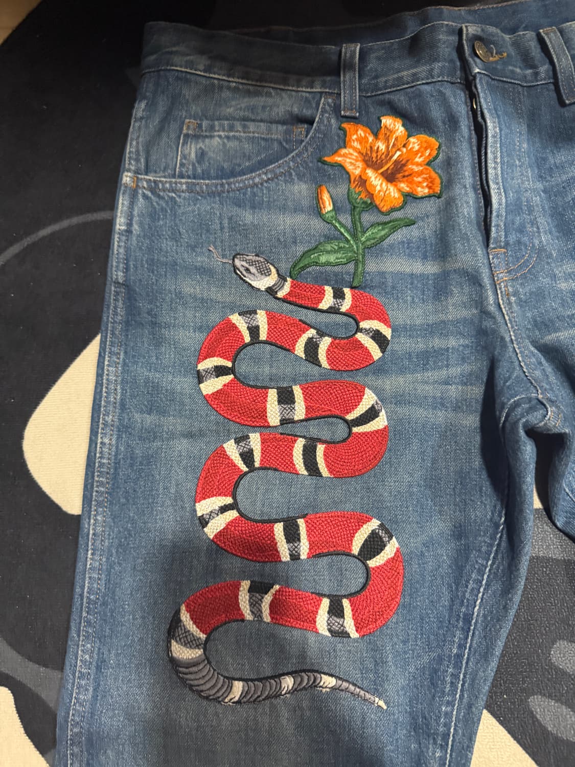 구찌 스네이크 자수 데님 청바지 38사이즈 상품이미지1
