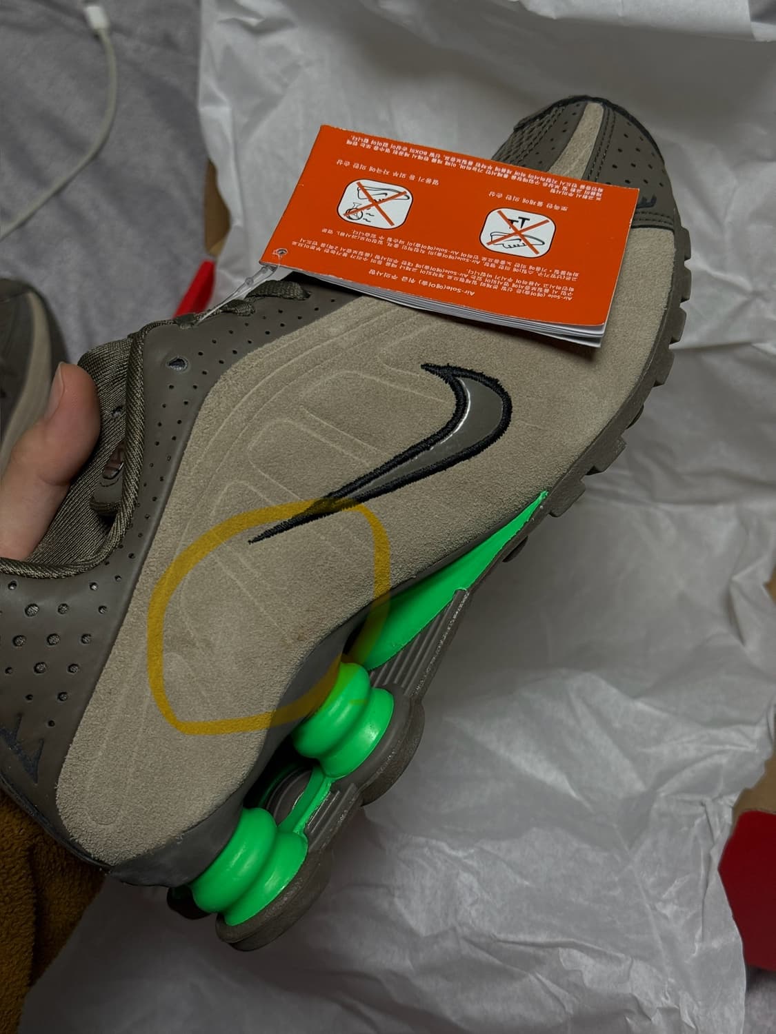 나이키 샥스 R4 W 올리브 카키 그린 쇼크 230 상품이미지5