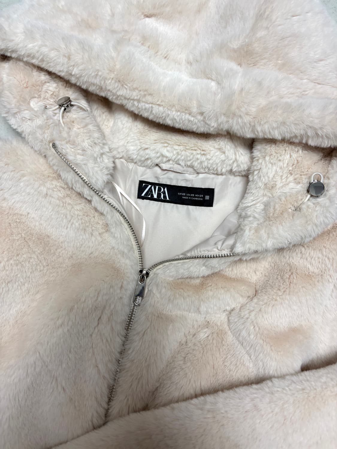 자라 ZARA 퍼 집업 상품이미지2