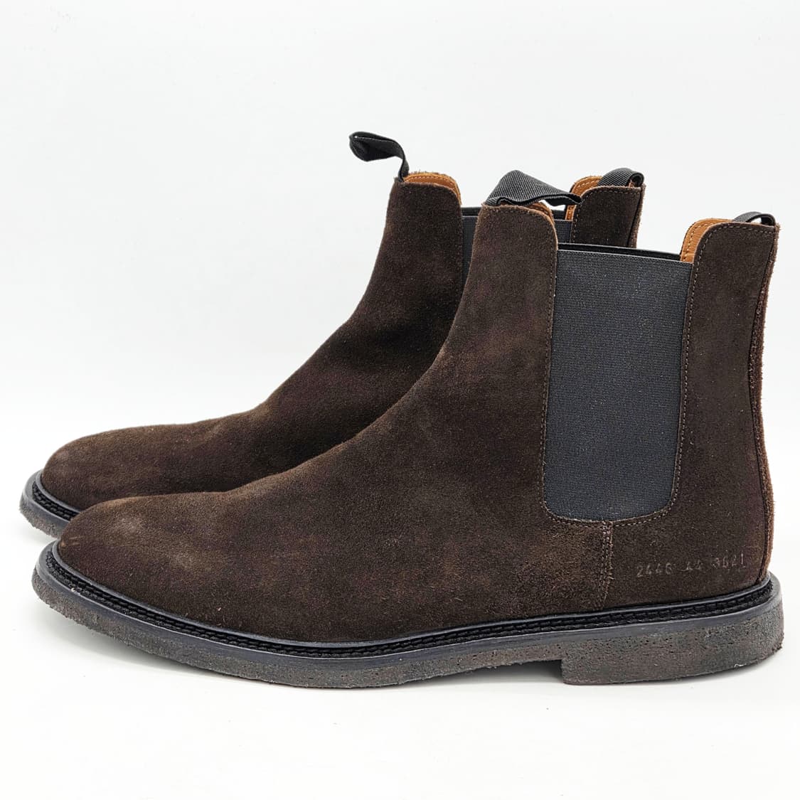 커먼프로젝트 25FW 2446 스웨이드 첼시 브라운 (44) 상품이미지1