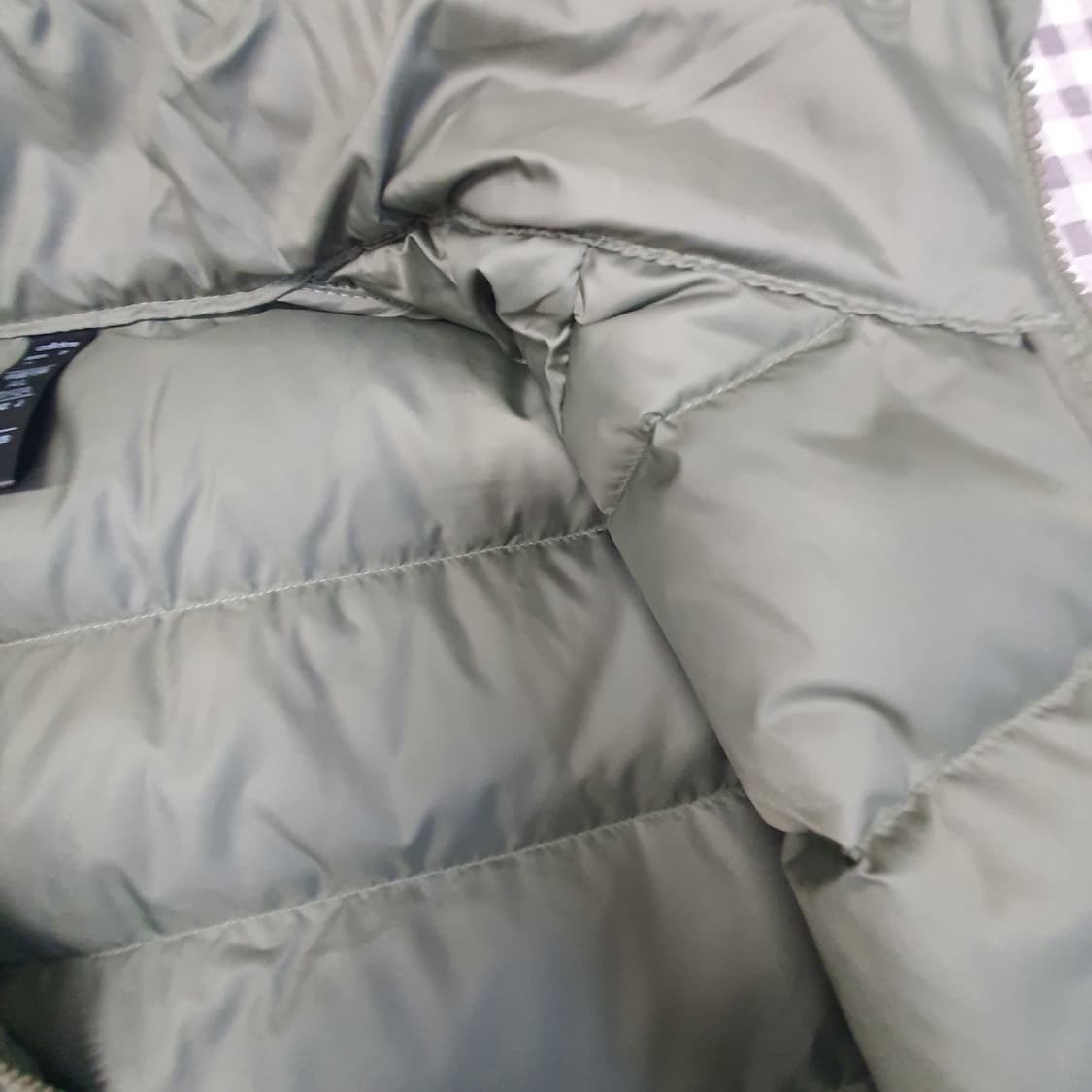 아디다스 에센셜 오라털 경량패딩 자켓 남자95 상품이미지6