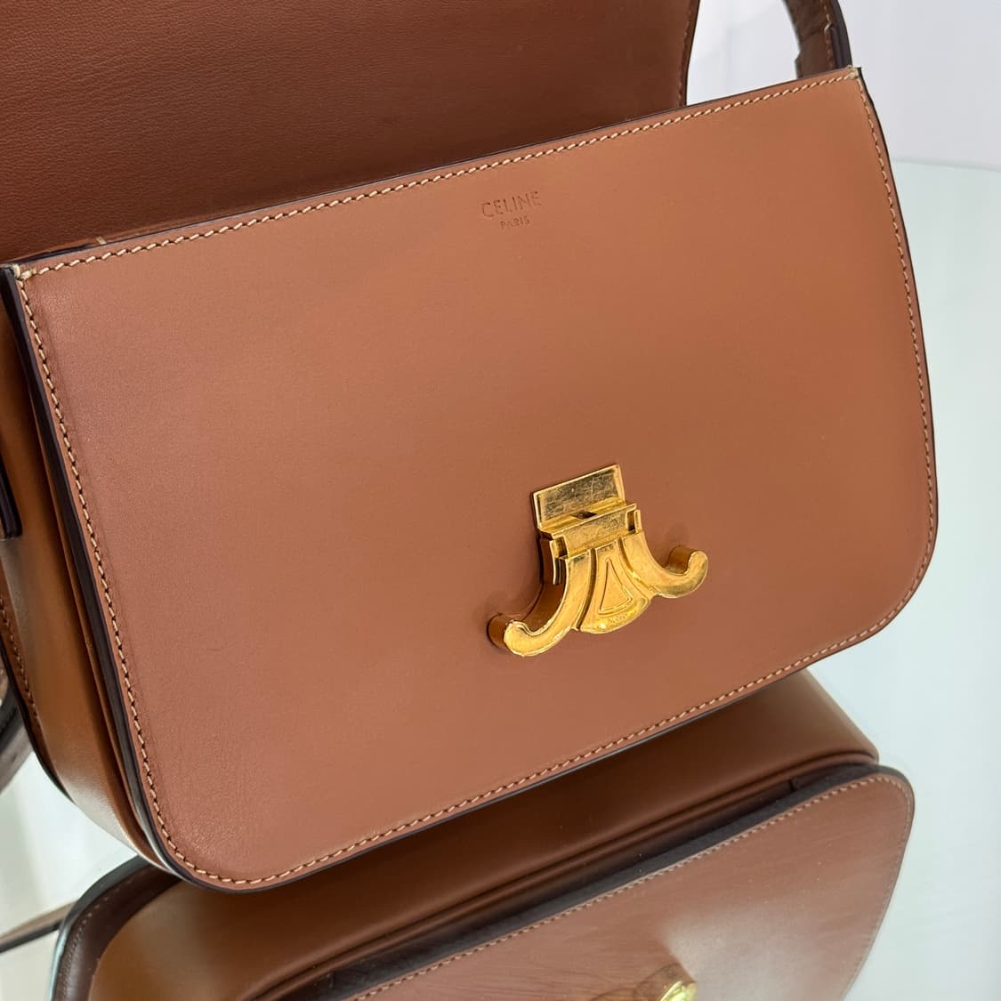 [신품급] 셀린느 클래식 트리옹프백 미디움 내추럴 카프스킨 상품이미지6