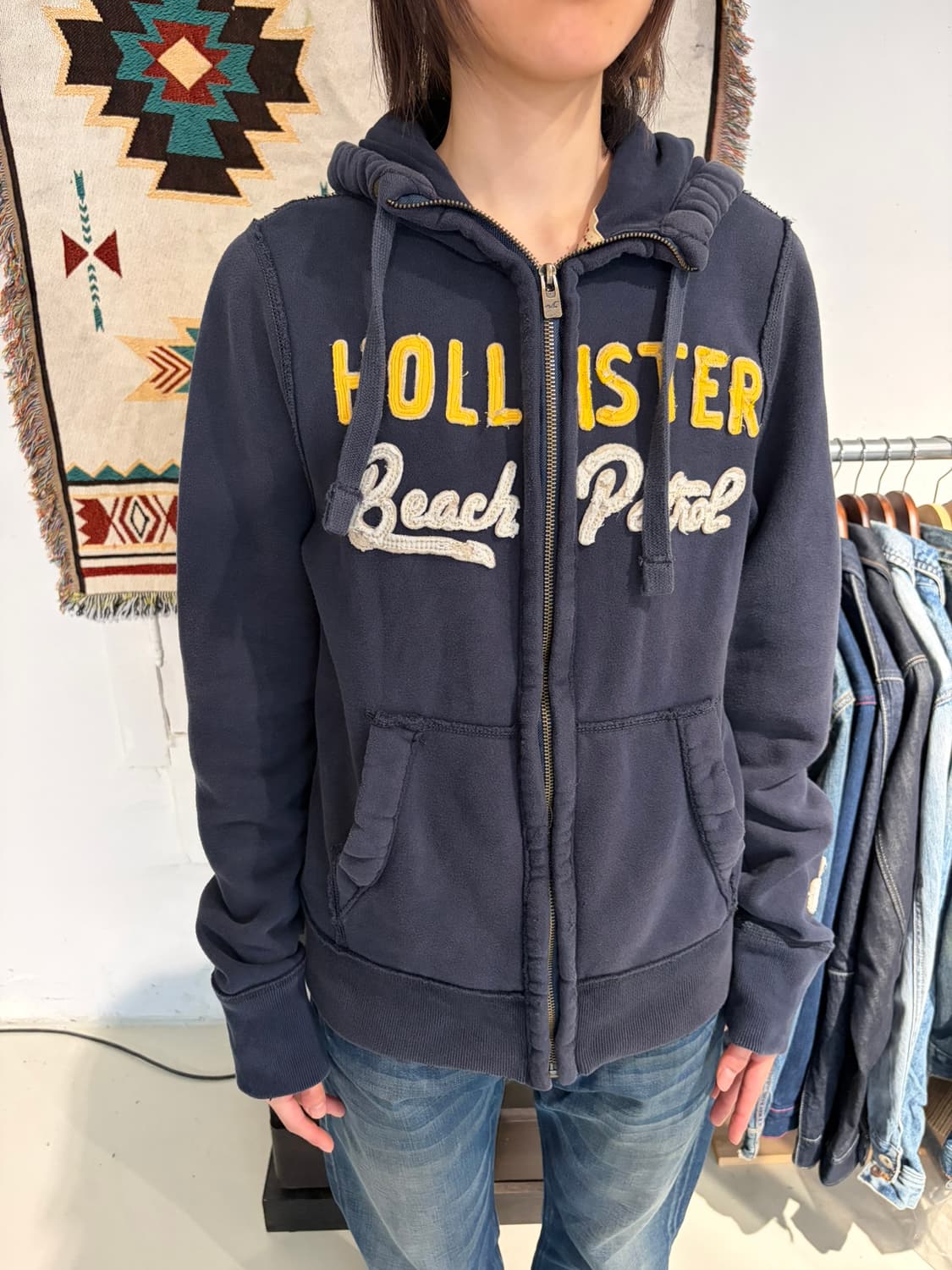 Holister 자수 로고 후드 집업 상품이미지1