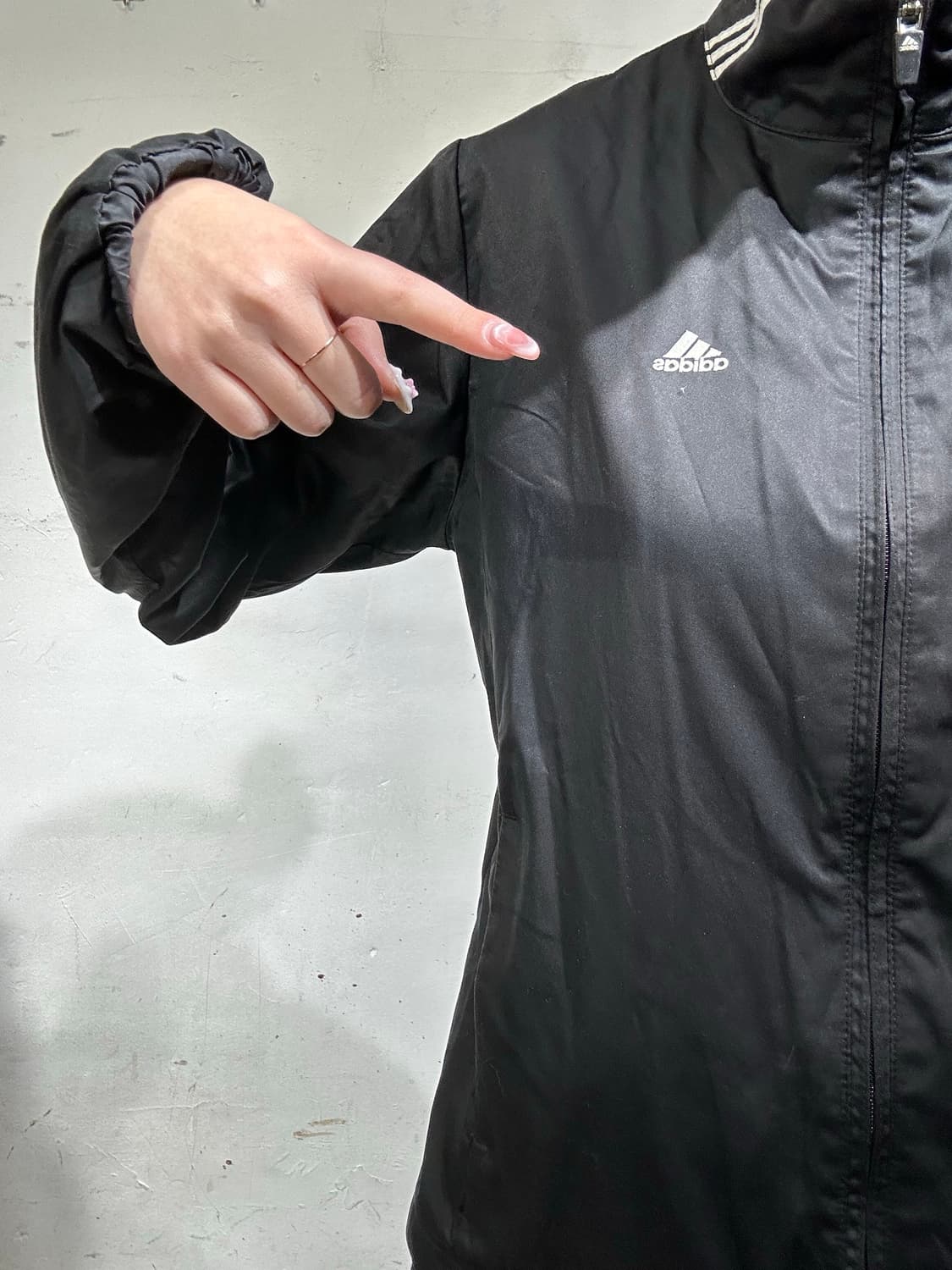 아디다스 블랙 화이트 스몰 로고 바람막이 자켓 S  상품이미지4