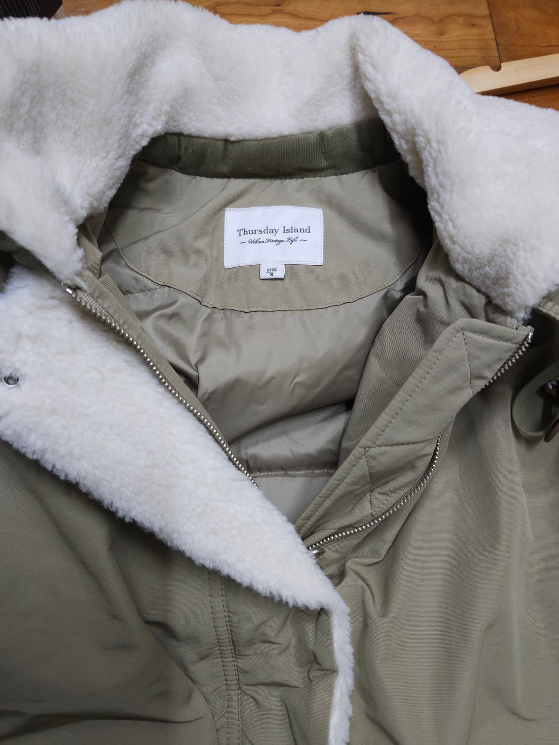 써스데이아일랜드 루즈핏 다운 롱패딩 상품이미지6