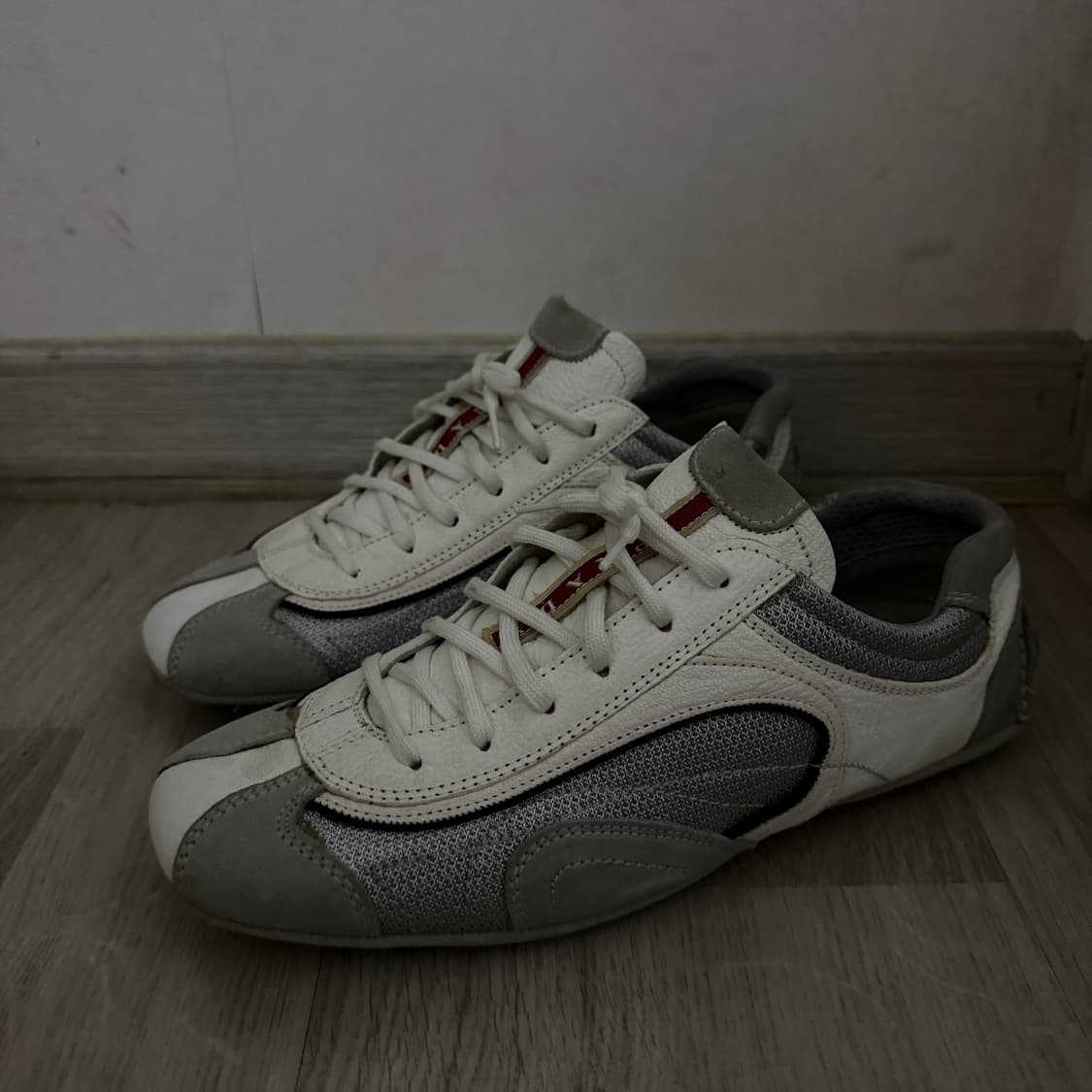 프라다 남성 디테일 드라이빙 스니커즈  (260) 상품이미지2