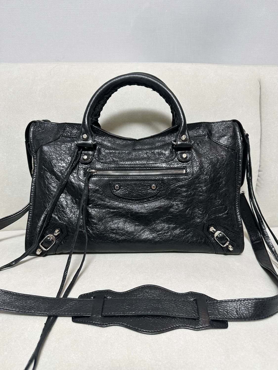 [A+ 정품] 발렌시아가 시티 모터백 미디움 블랙 상품이미지1