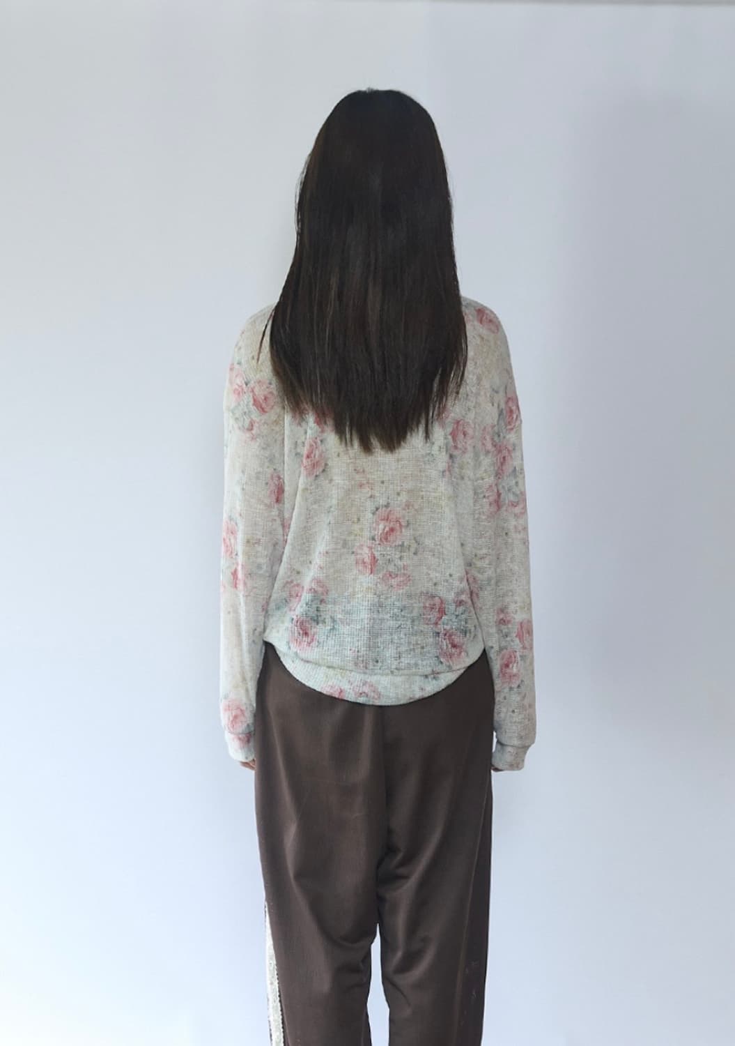 호쿠스포쿠스 플라워 헨리넥 루즈 티 아이보리 상품이미지3