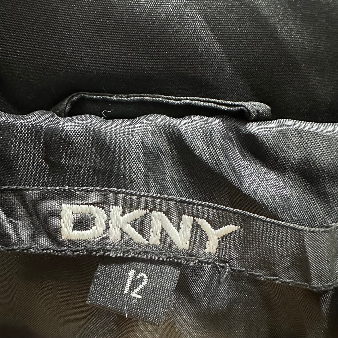 DKNY 블랙 덕다운 숏 푸퍼 패딩M 상품이미지2