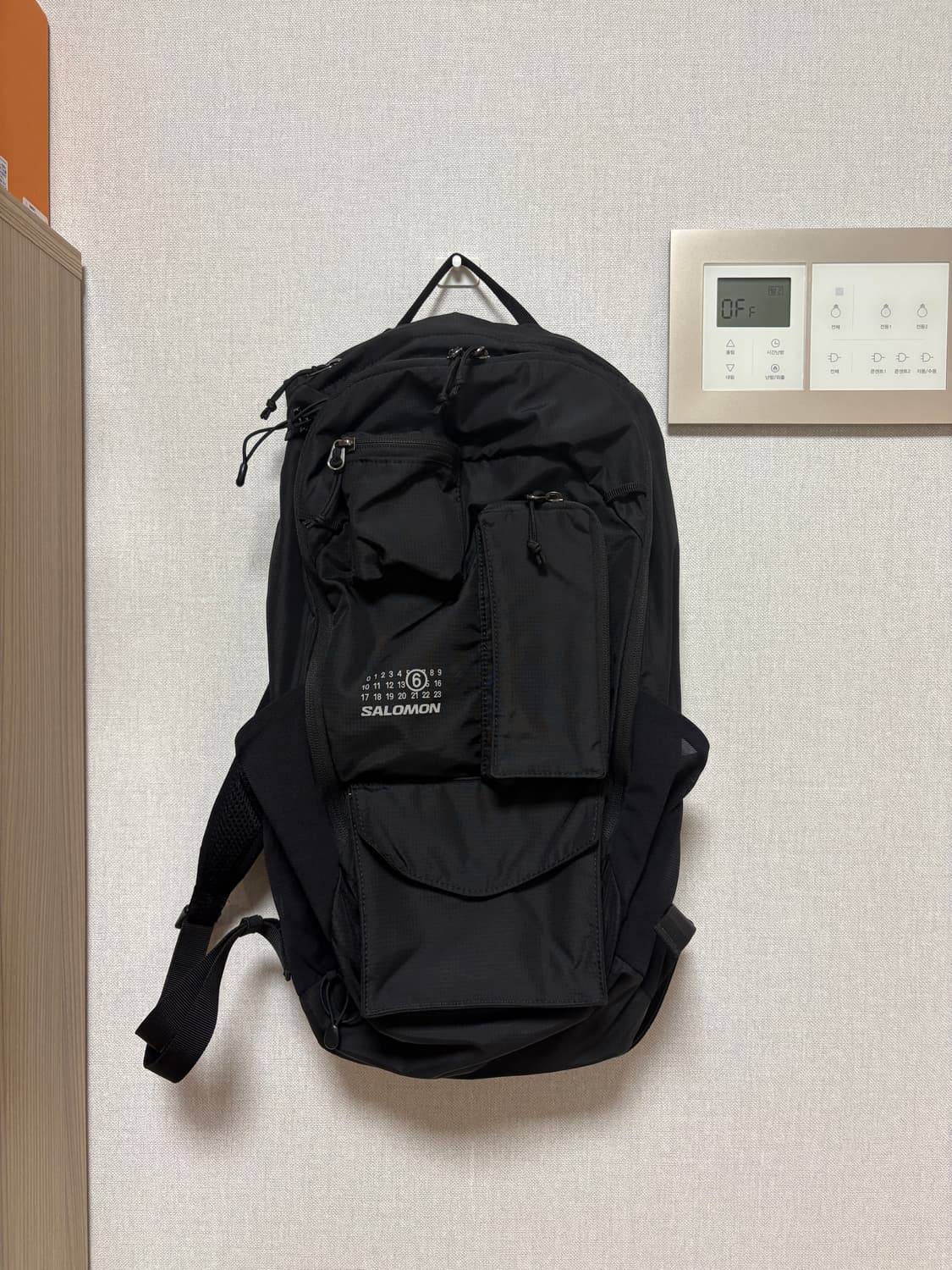 살로몬 x MM6 메종 마르지엘라 데이팩 20 블랙 상품이미지2