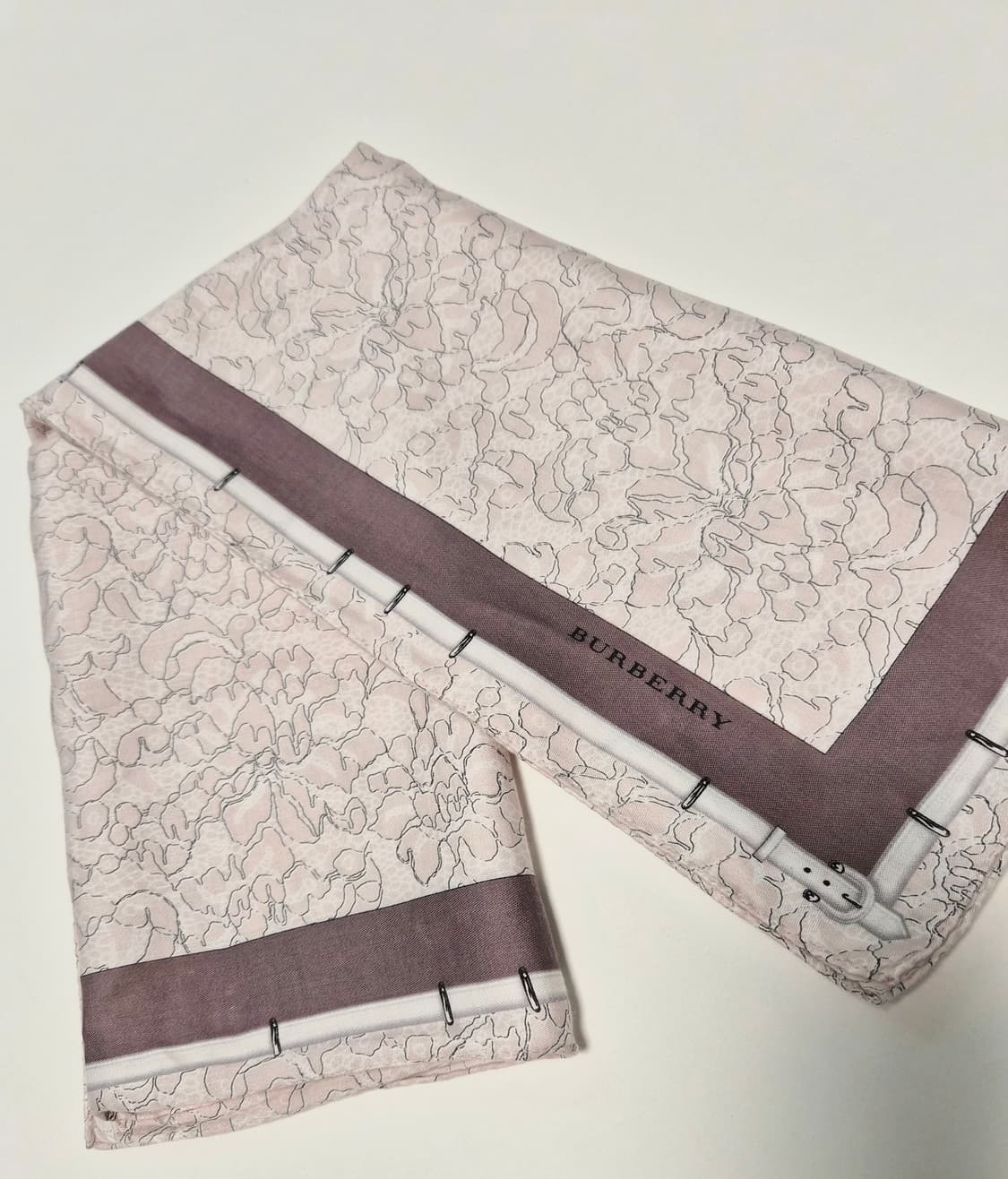 버버리 쁘띠 스카프 손수건 머플러 상품이미지3