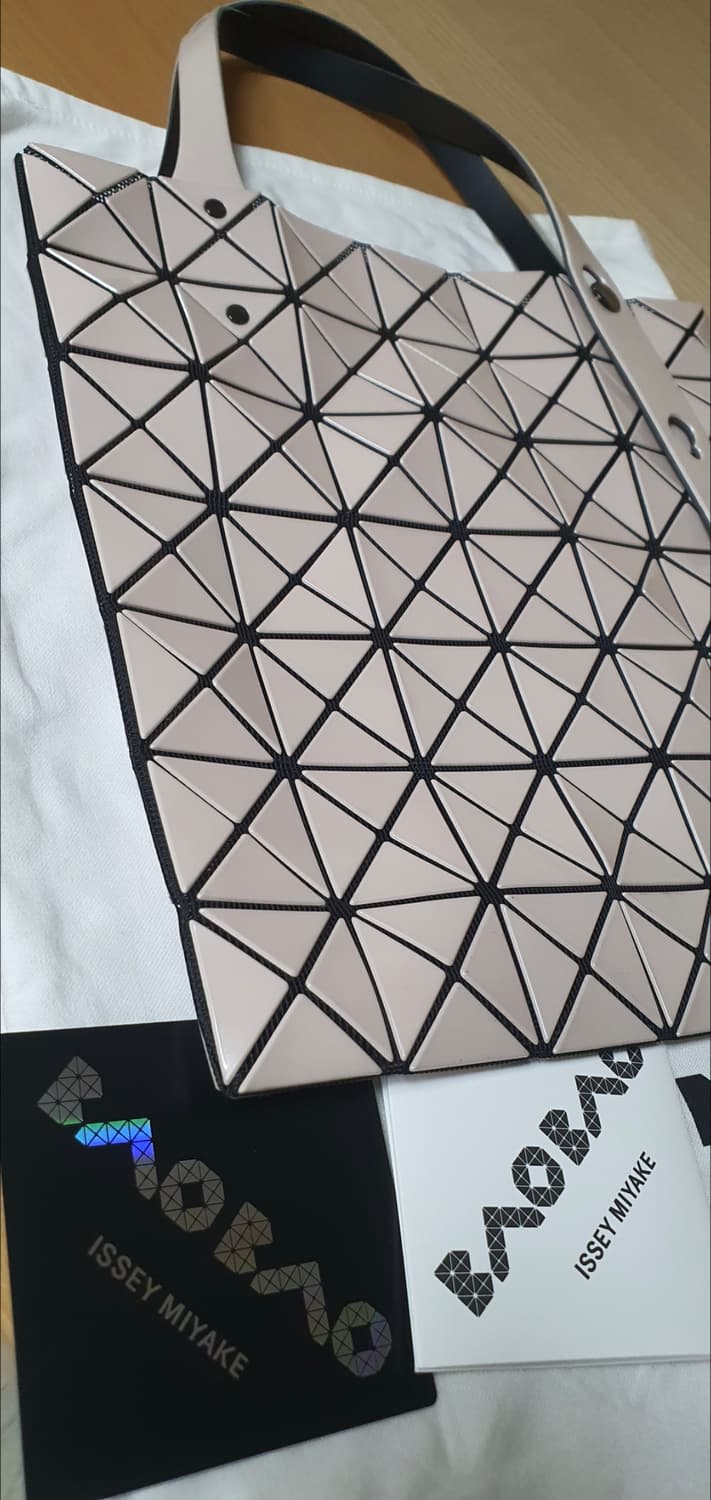 바오바오백 프리즘 미니 토트백 새상품급 정품(보증서O) 상품이미지6