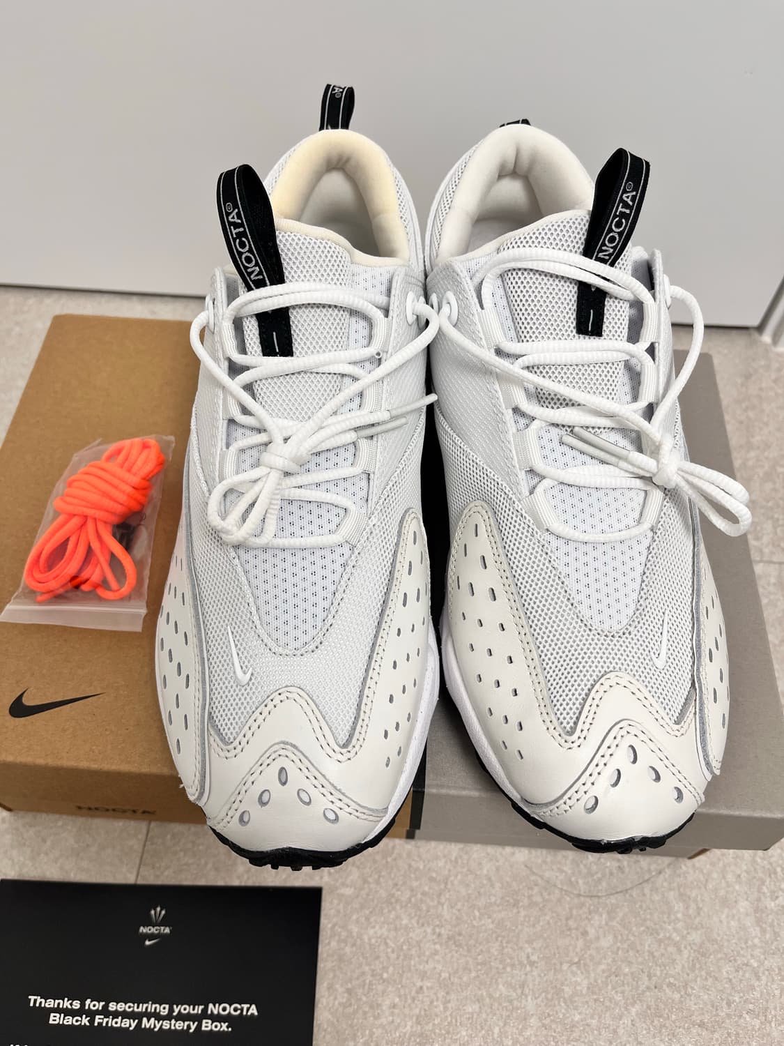 나이키 드레이크 녹타 스니커즈 255 상품이미지1