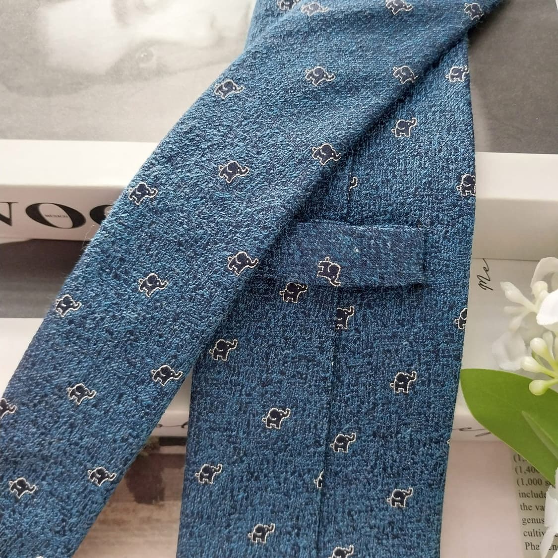 듀퐁 실크 딥블루 코끼리 모티브 넥타이 8cm A+등급 K1607
 상품이미지5